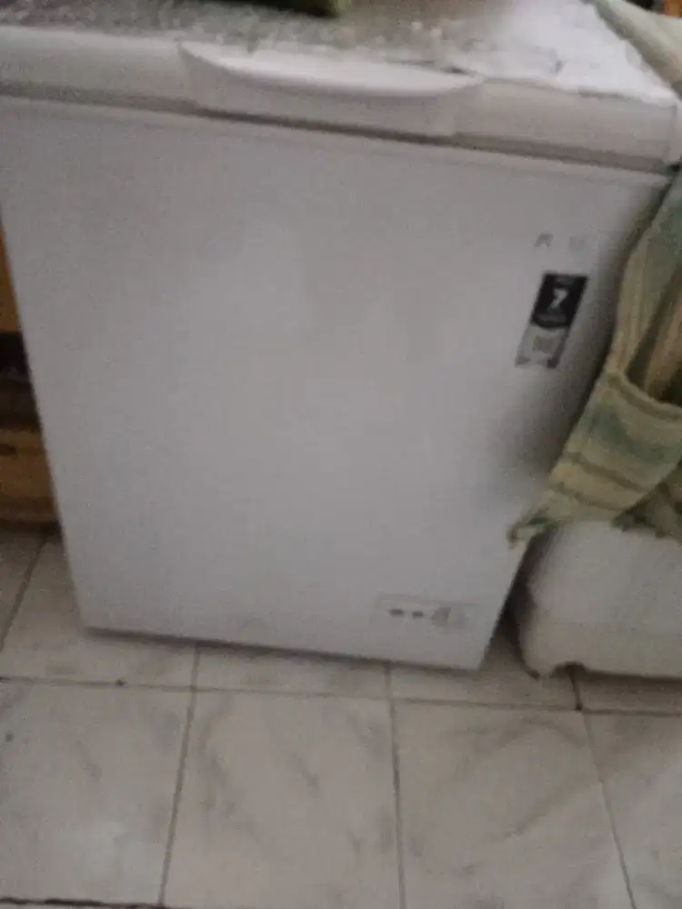 Menjual freezer msh  bagus
