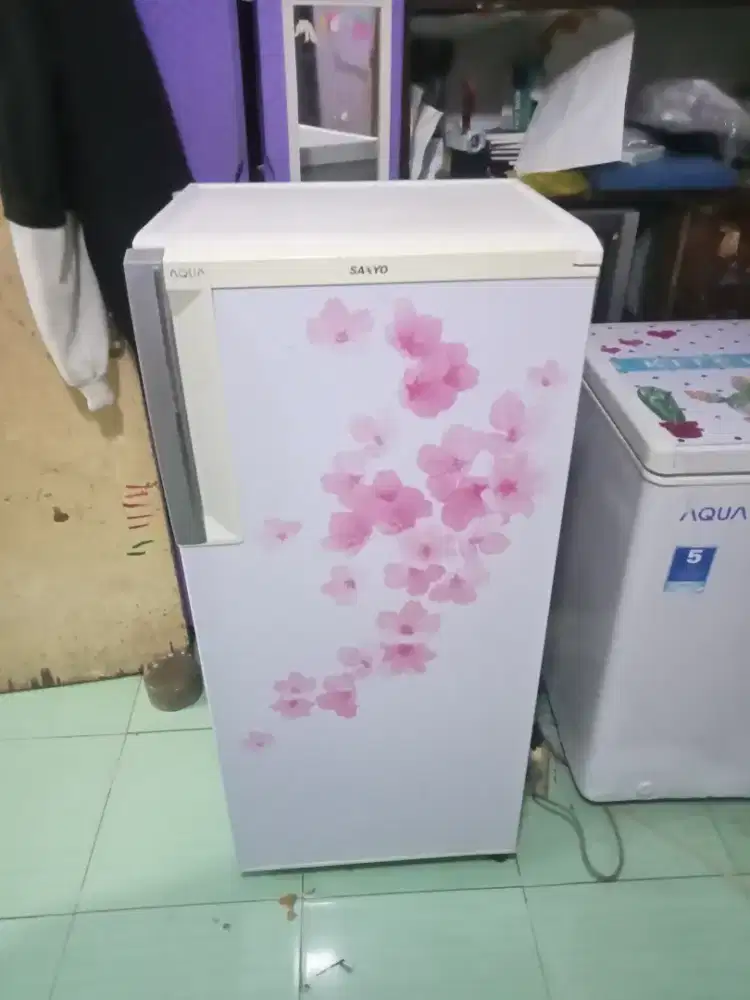 Aqua 155 liter normal kulkas 1 pintu