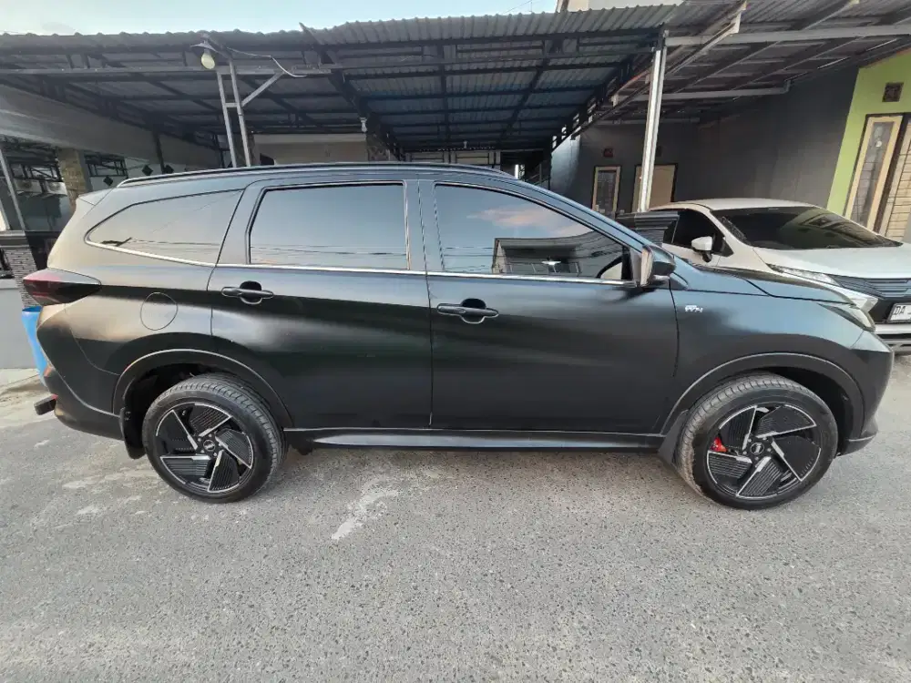 Jual sntai mobil rush 2018 hrga msh bisa nego tipis