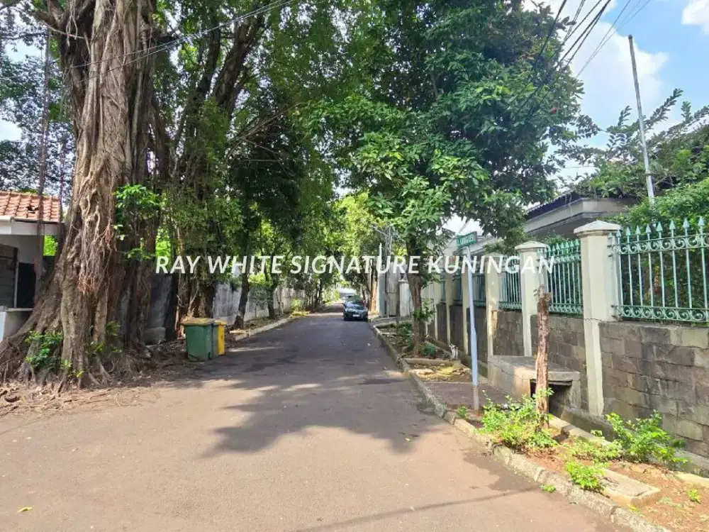 Dijual Rumah Lama posisi Hook di bawah NJOP di Lokasi Prime di Mega Kuningan, Jakarta Selatan