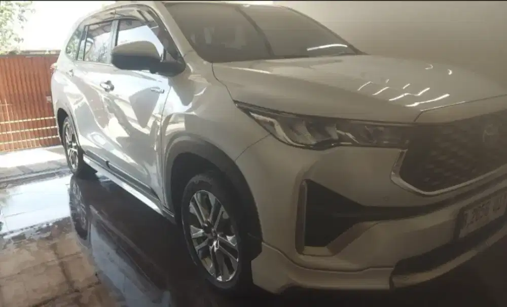 Innova Zenix Q Hybrid TSS Modelista Putih