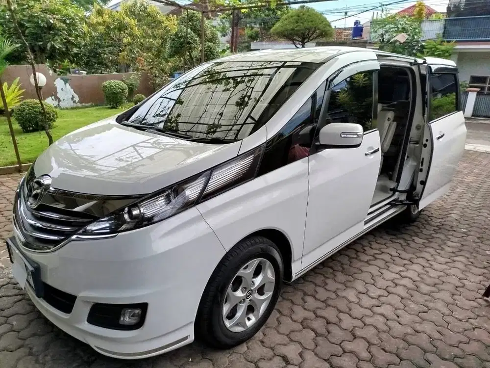 Mazda Biante 2.0 AT 2015