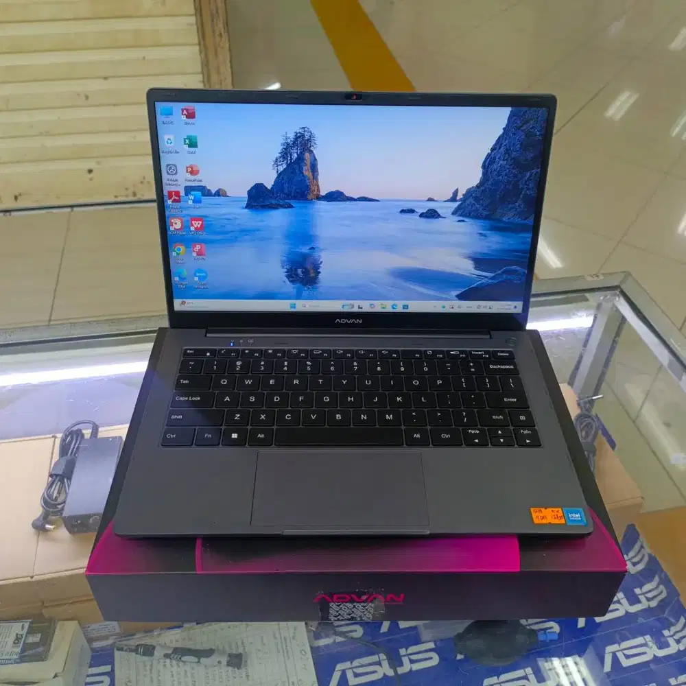 Laptop advan Tbook Intel Celeron ram 4gb SSD 128gb Layar 14 inc Slim