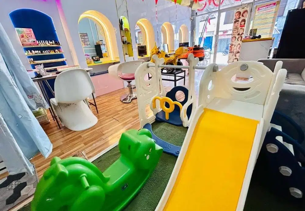 Dibutuhkan segera Hair stylish untuk salon ibu dan anak