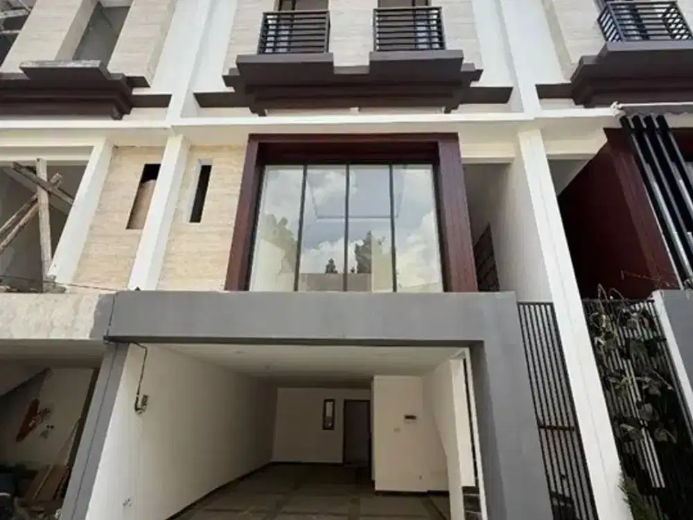 Rumah Kemang Jaksel : 3 Lantai, LT 106 m2, Kawasan Elit