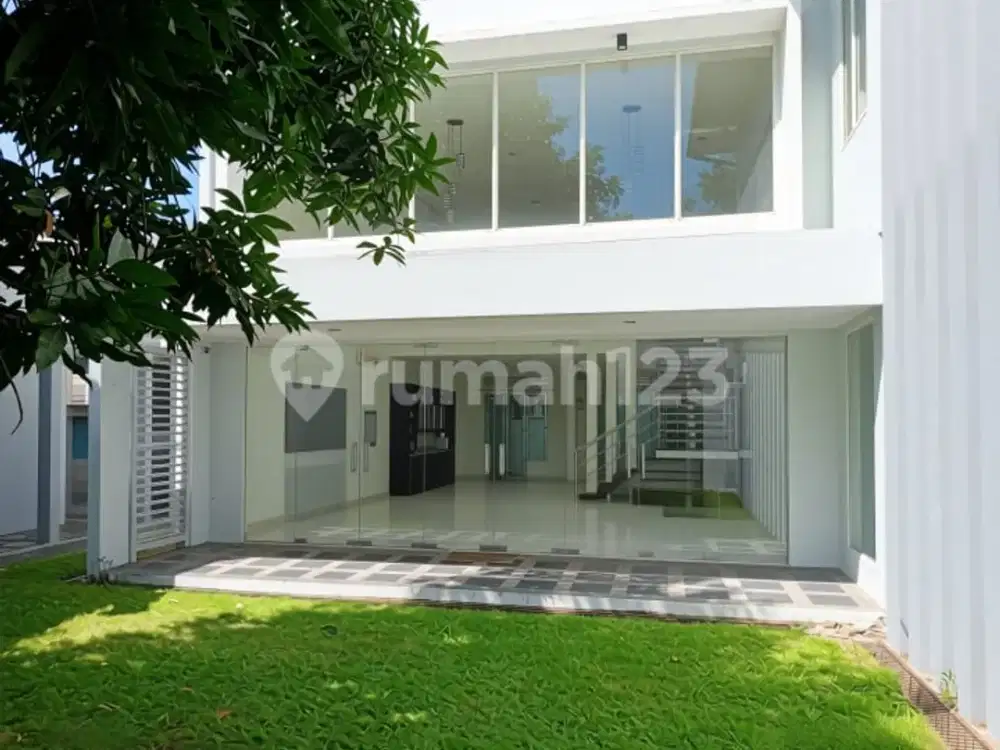 Rumah, Jl. Mongonsidi, Prime Location