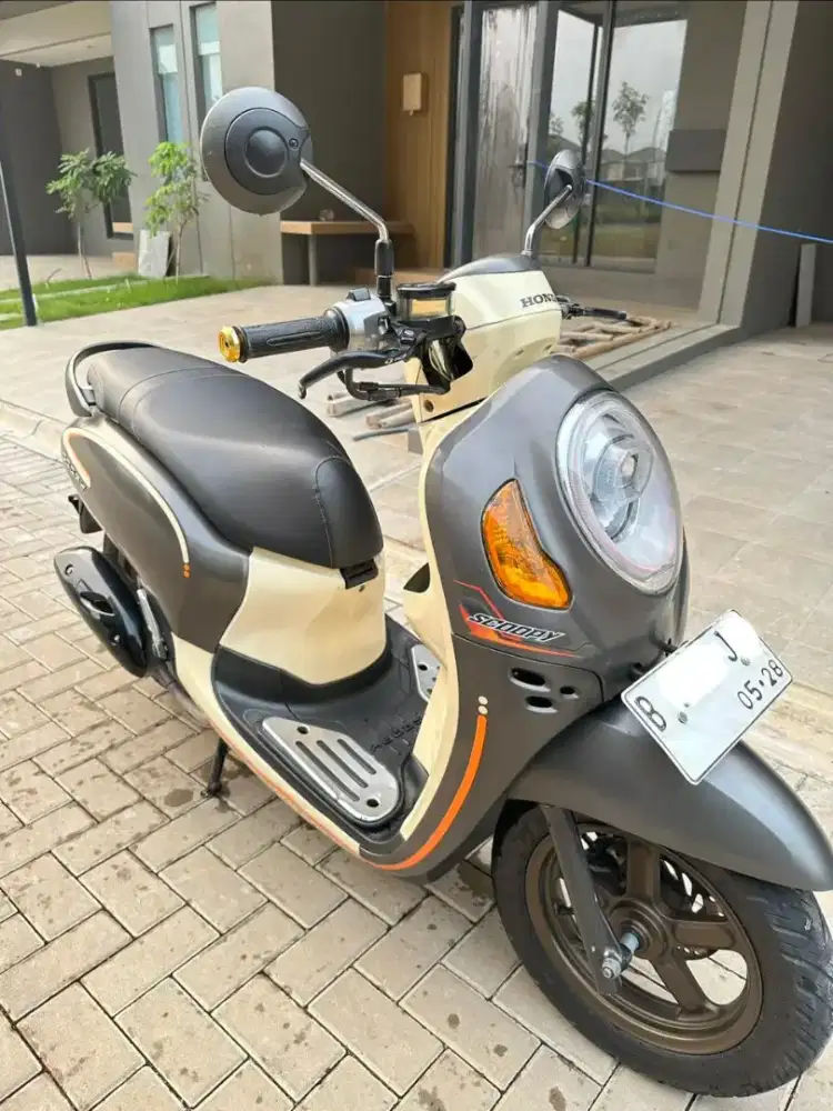 Scoopy 2023 -Coklat Krem-Jual Cepat