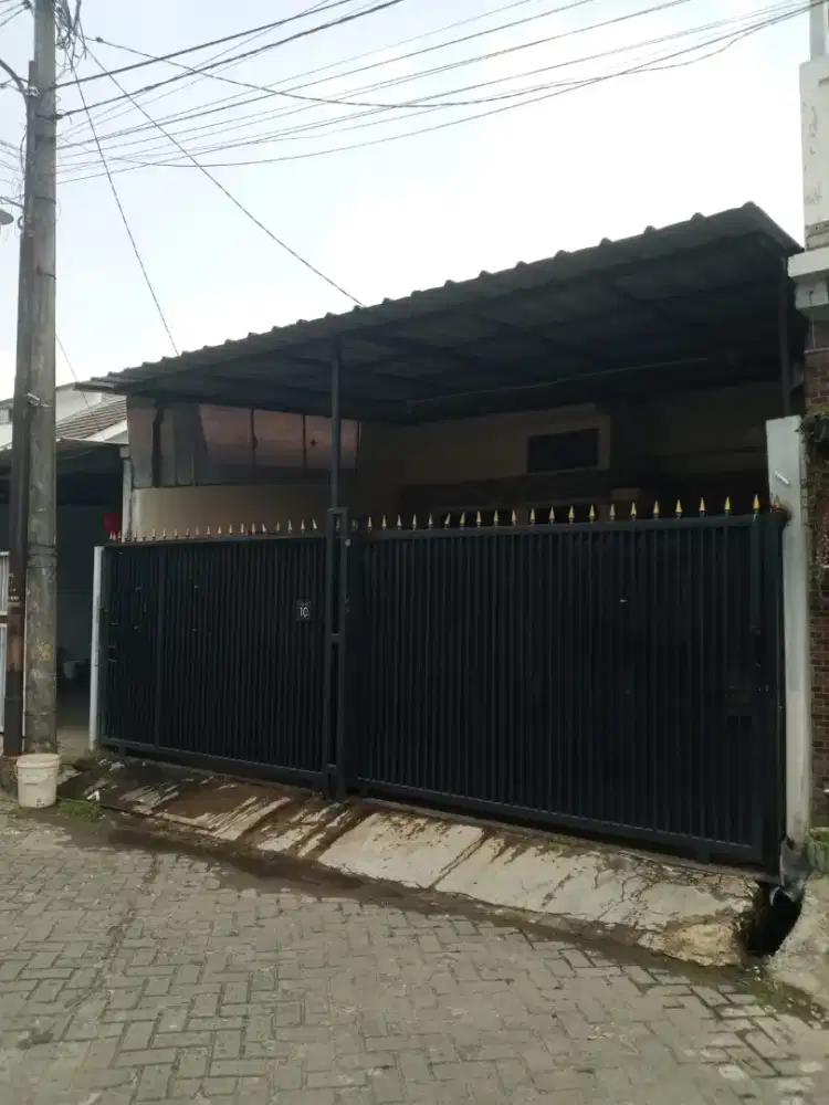 Rumah Di Kontrakan Di Cluster Alleyria Taman Royal, Kota Tangerang