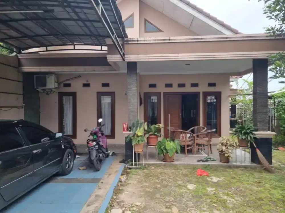 Dijual Rumah Hook di Cibubur Jakarta Timur dekat Stasiun LRT Cibubur