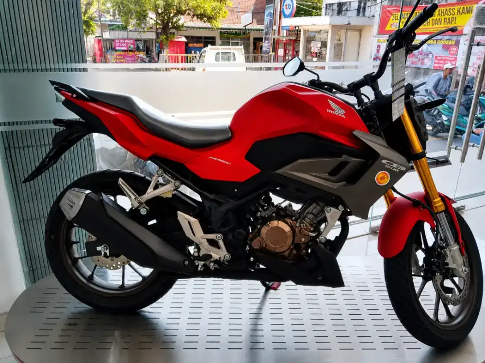 HONDA CB 150 R RED SPECIAL EDITION