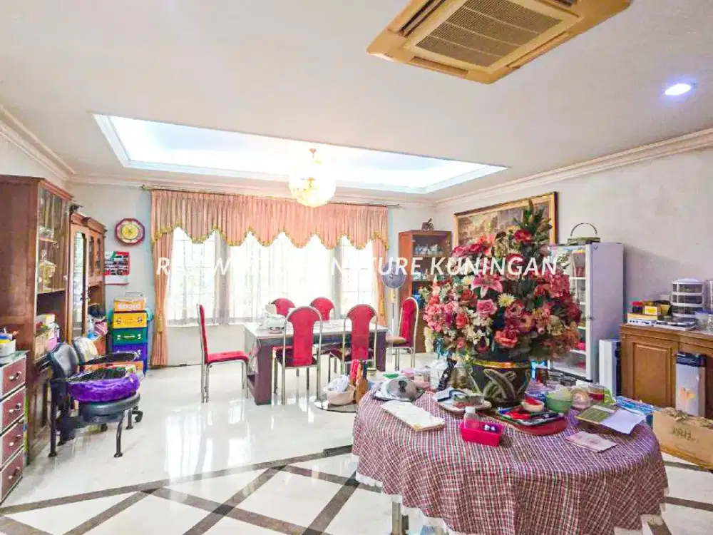 Rumah Classic Mewah dan Tenang didalam komplek di Mega Kuningan, Jakarta Selatan