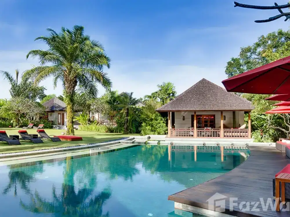 6 Bedroom Villa for sale in Kerobokan, Bali