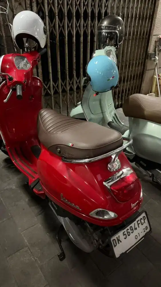 VESPA LX 125 I-GET MERAH