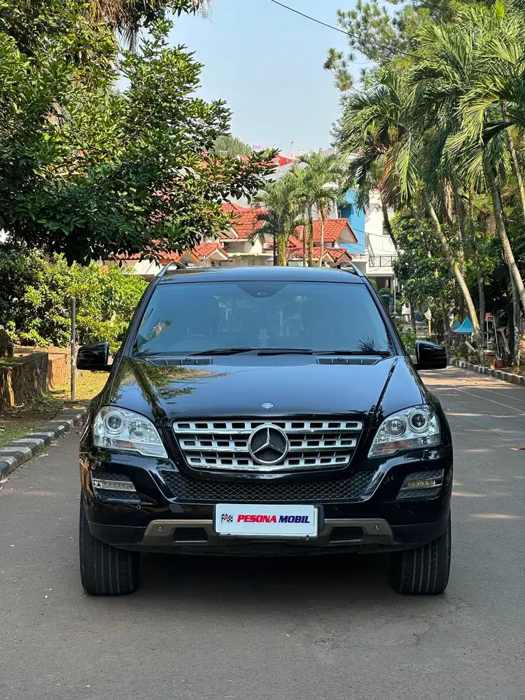 Mercedes Benz ML300 2011 V6 AT