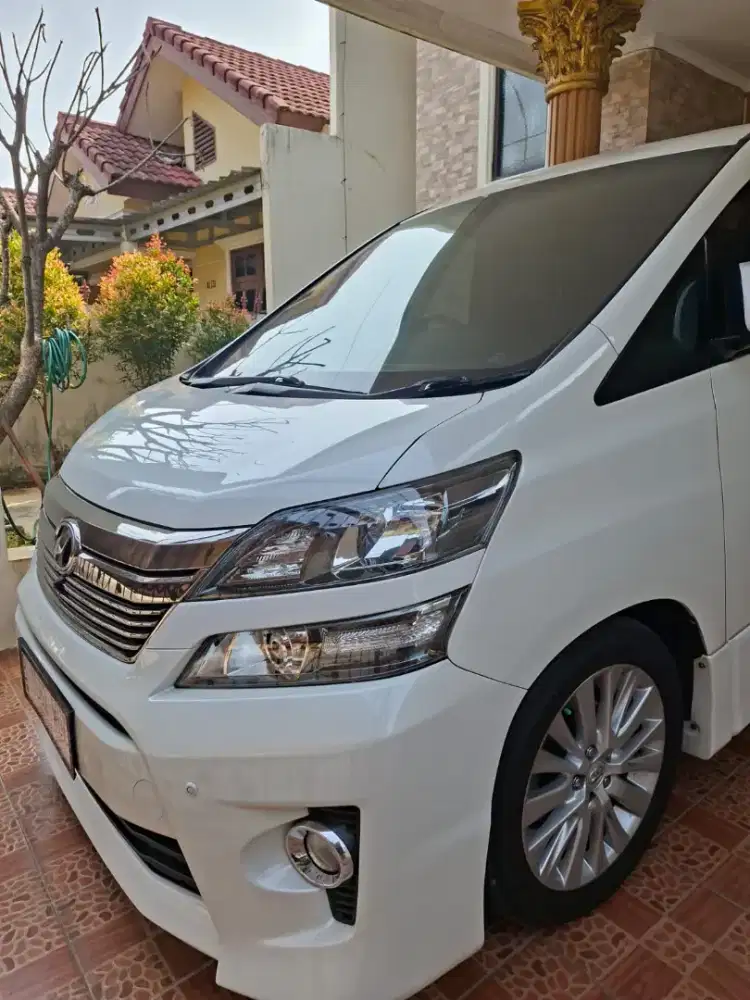 TOYOTA VELLFIRE 2012