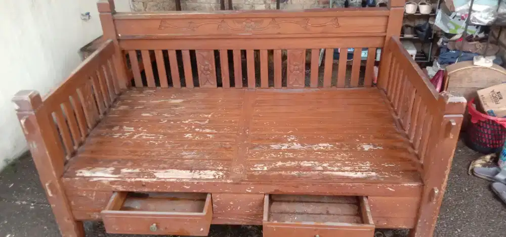 Kursi santai, bisa untuk di taman