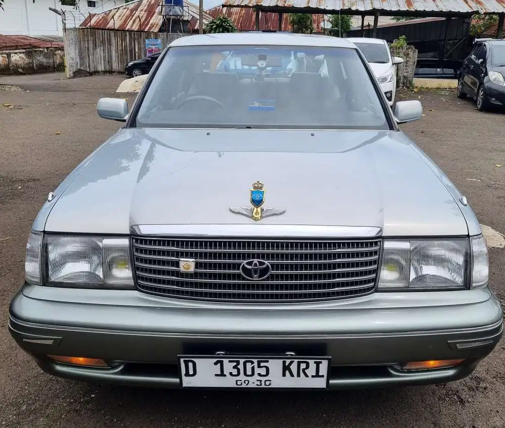 Toyota Crown Royal 1993 Bensin