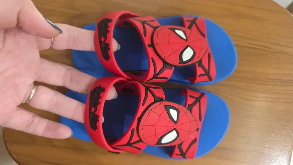 Sendal spiderman merek balmoral ori