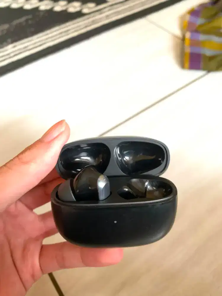 EARFUN AIR 2 HITAM TWS DENGAN SUPPORT APP