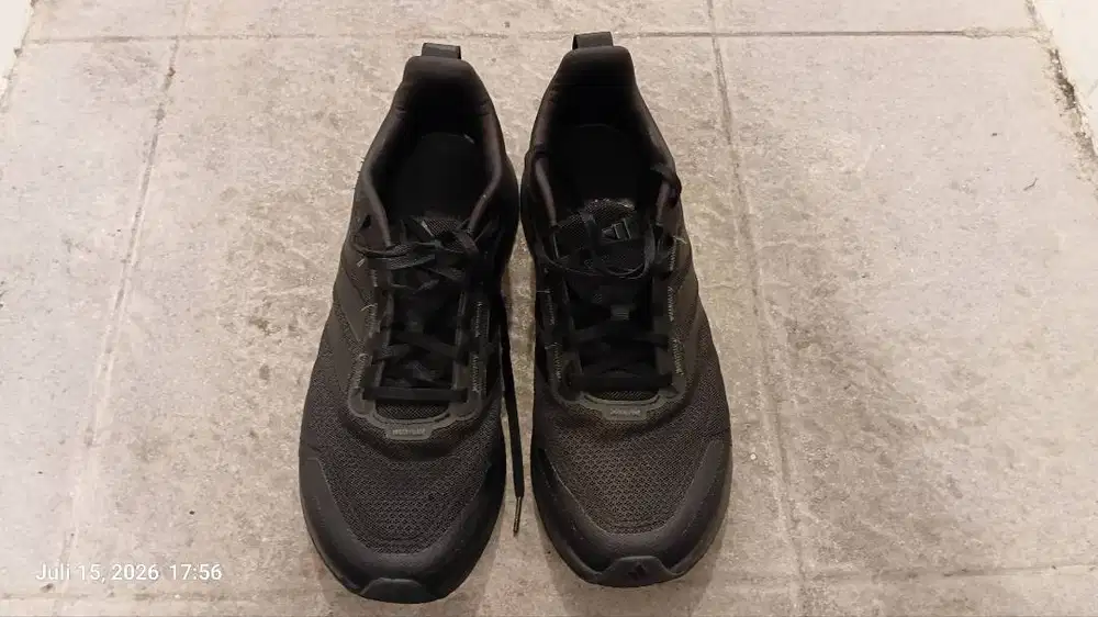 Adidas runblaze m size 45 baru 2 bulan