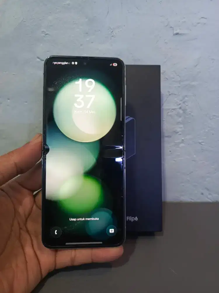 SAMSUNG Z FLIP 5 5G RAM 8/256GB ORIGINAL SEIN MULUS NORMAL FULLSHET

T