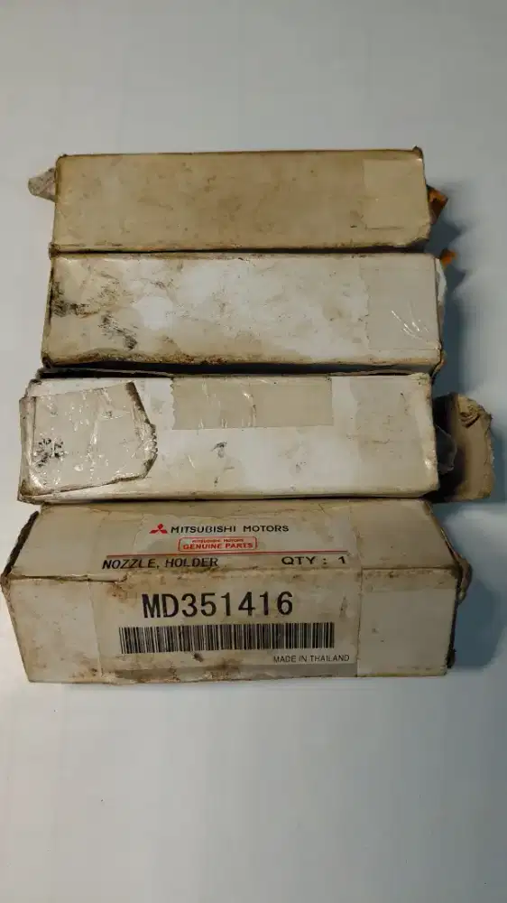 Mitsubishi L200/300 Injector nozzle + holder