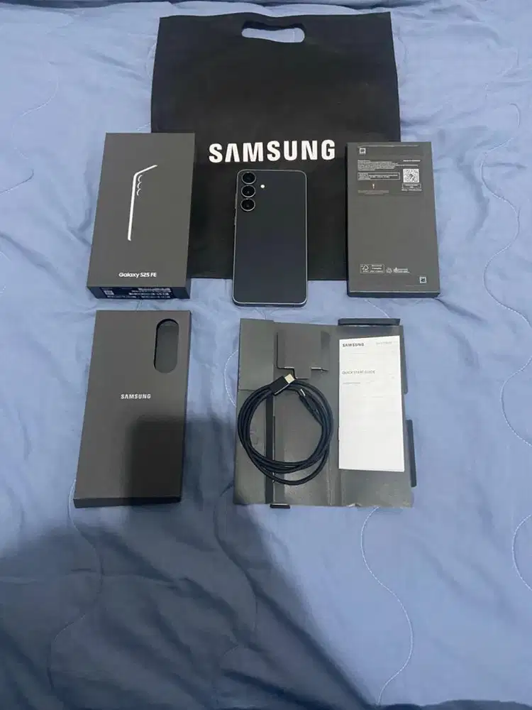 Samsung S25 FE 8/256gb SEIN Resmi garansi on Oktober 2026