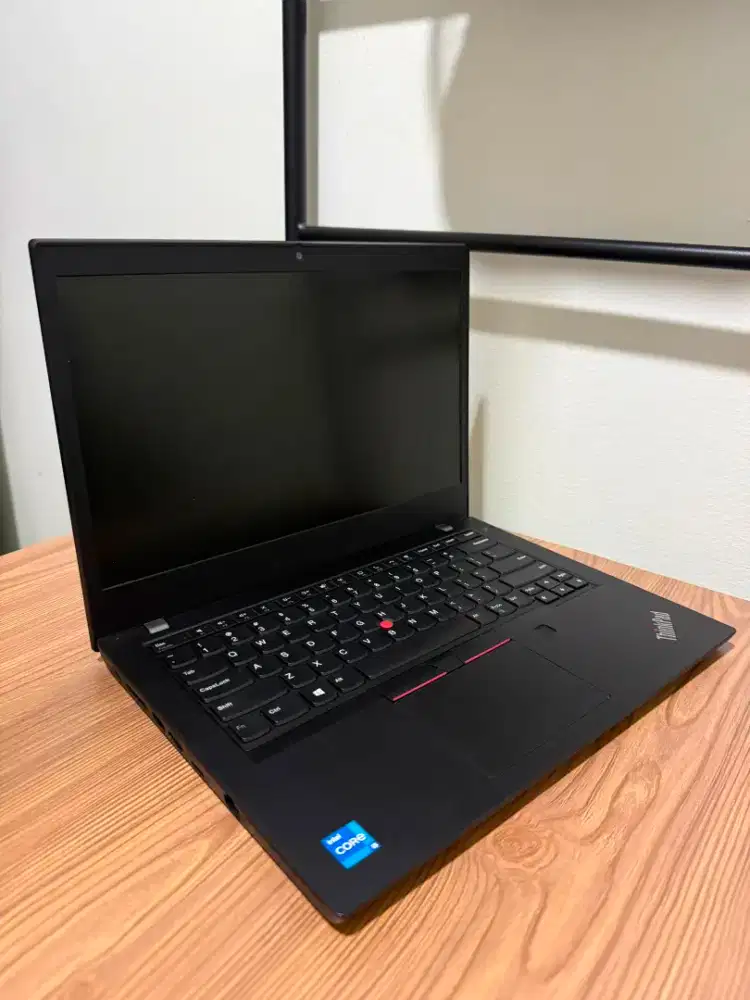 Lenovo Thinkpad L14 Gen2 
intel I5