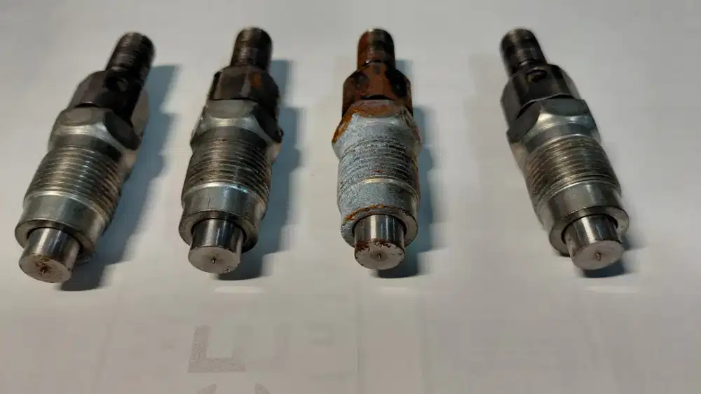 Mitsubishi L200/300 nozzle + holder