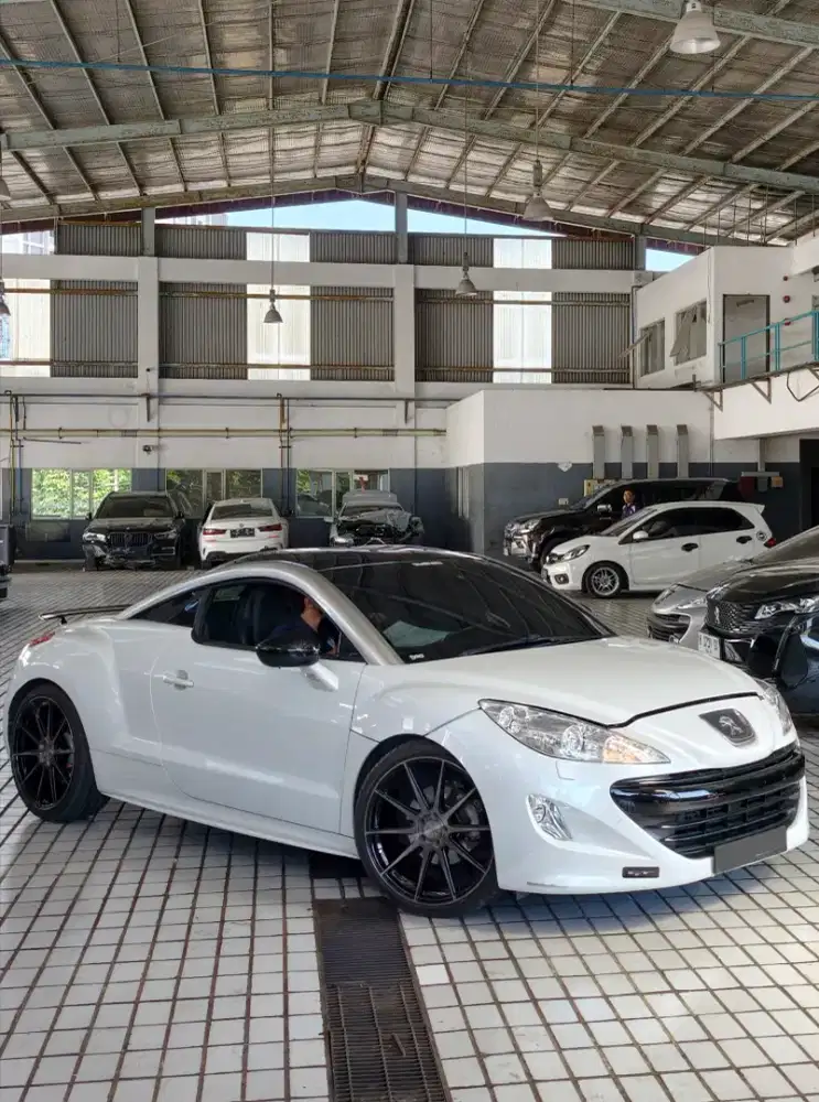 Peugeot RCZ LIKE NEW SUPER LOW KM