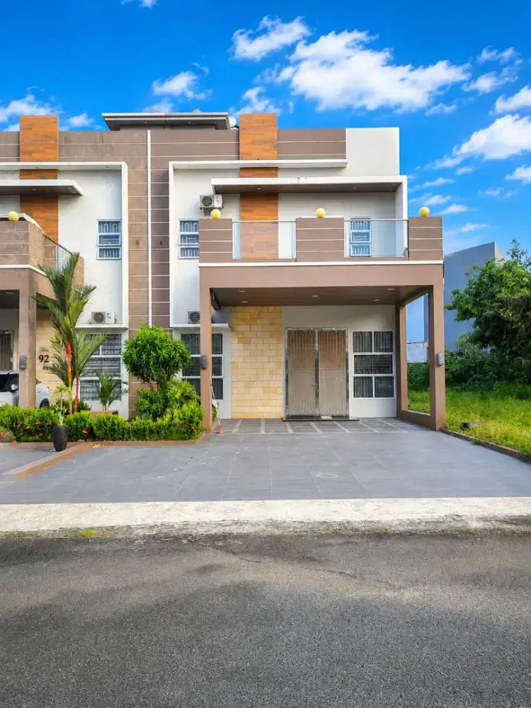 Rumah 2.5Lantai Siap Huni & Full Renovasi BEVERLY GREEN AVENUE