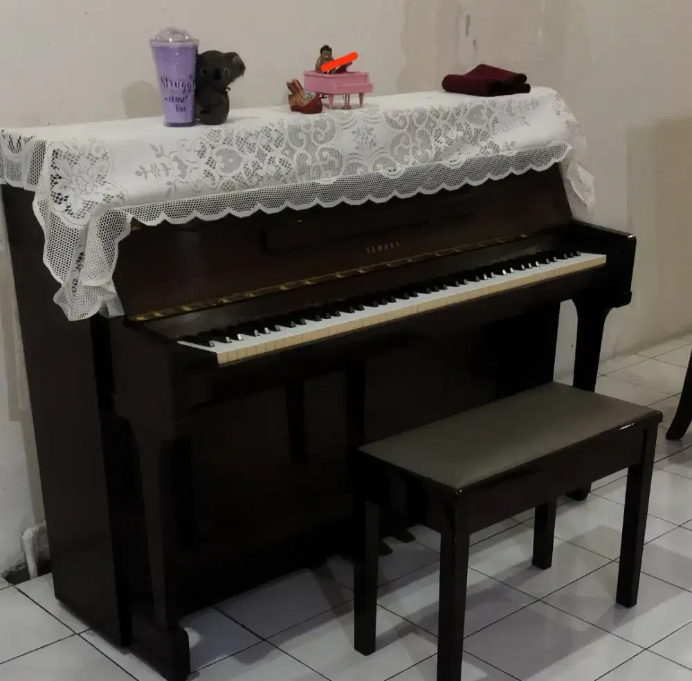 Piano Yamaha LU 110 ,3P