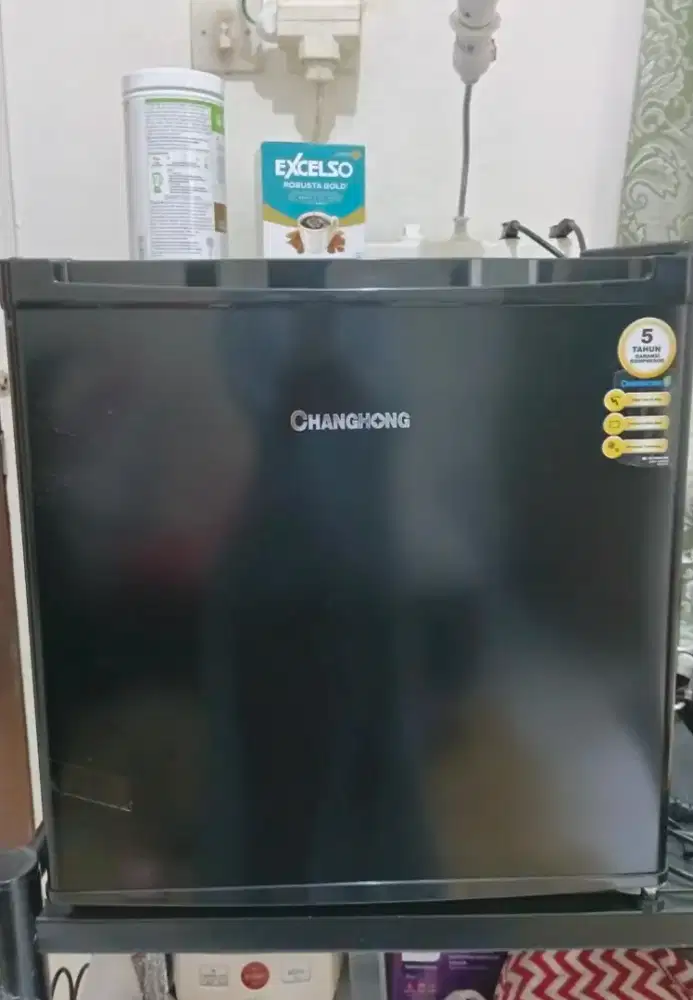 Dijual kulkas changhong minibar