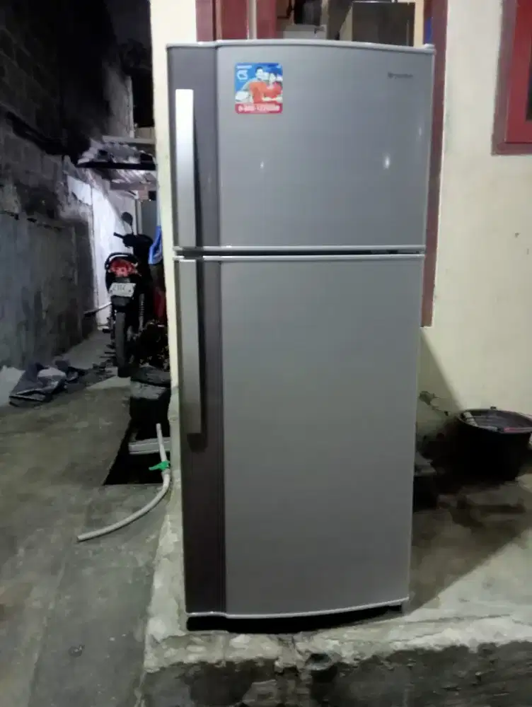 Kulkas Sharp 2 pintu
