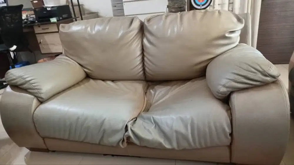 Sofa 2 seater import.