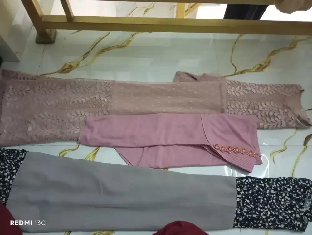 Baju  dan celana anak perempuan gratis