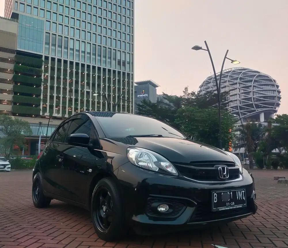 BRIO E MATIC 2018 KM 40 RBAN DP MURAH 10 JUTA