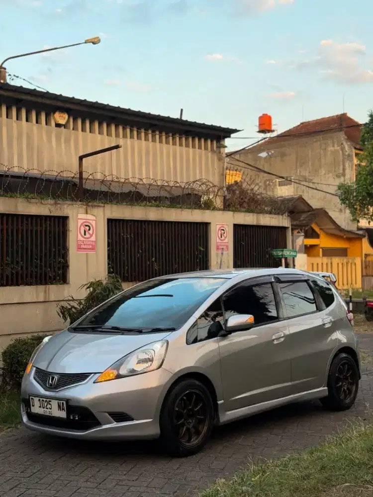 Jazz GE8 RS AT 2010 surat2 lengkap pajak isi mobil mulus rawatan