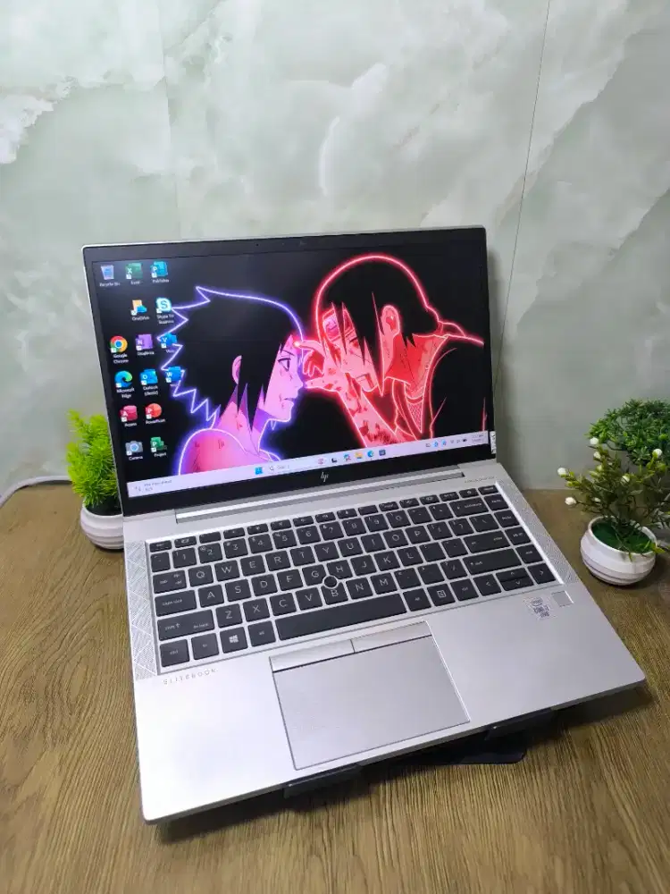 HP ELITEBOOK 840 G7  
Intel Core i7-10510U RAM 16GB SSD 256GB