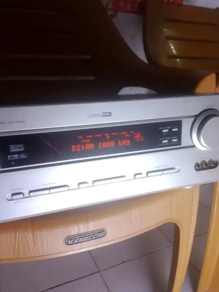 Jual receiver yamaha RX v440 masih hidup.
