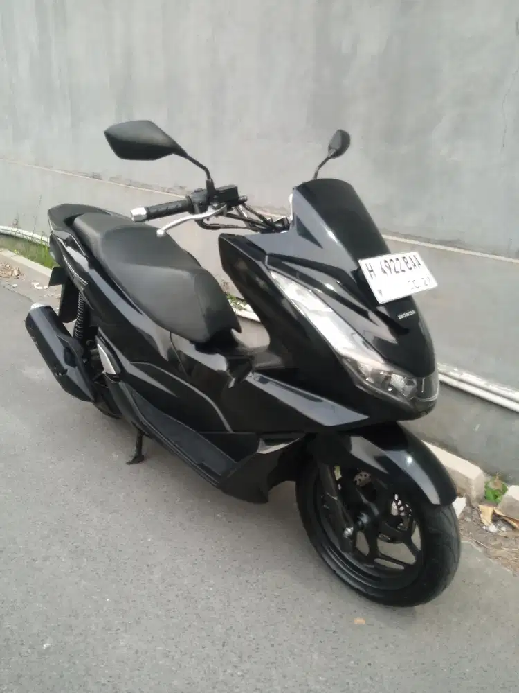 Honda PCX 160 2024 Hitam glossy