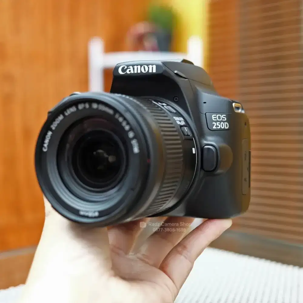 Canon 250D Kit 18-55mm IS STM Mulus Fungsi Normal Siap Pakai