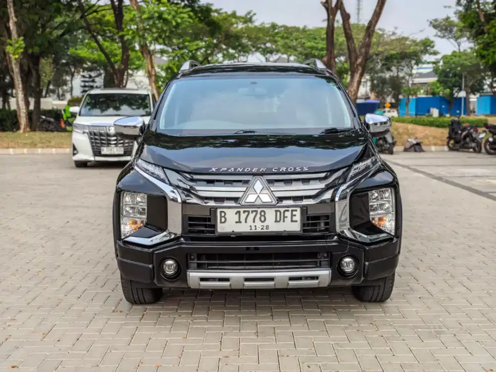 MITSUBISHI XPANDER CROSS AT 2021 HITAM