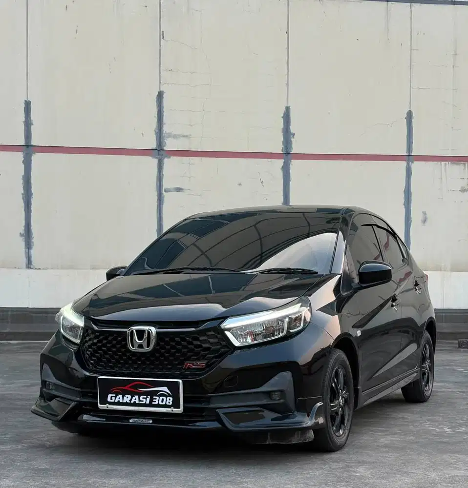 Honda Brio Satya E CVT AT 2023 Hitam Pajak 07-2027 KM 44 rb