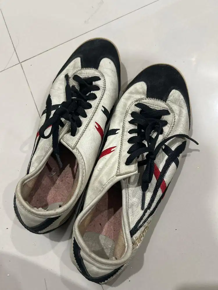 Onitsuka size 43
