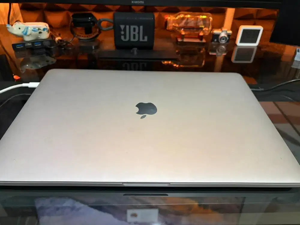 Apple Macbook Pro 15 Inch 2016 Ex Ibox 16/256 + Radeon Pro 450 Termura