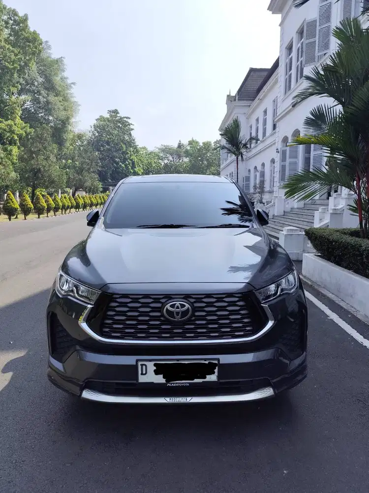 Toyota Zenic 2.0 V Hybrid 2024 Modelista
