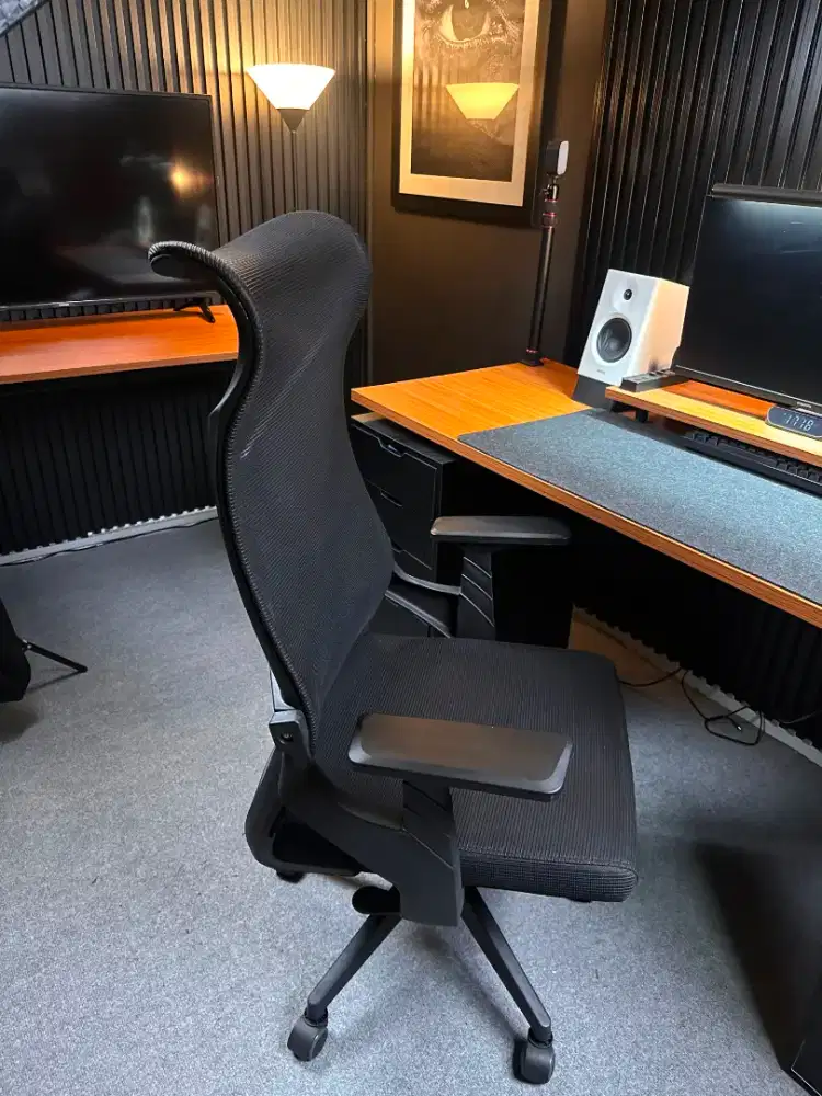 KURSI GAMING ERGONOMIS MEST KONDISI SEPERTI BARU