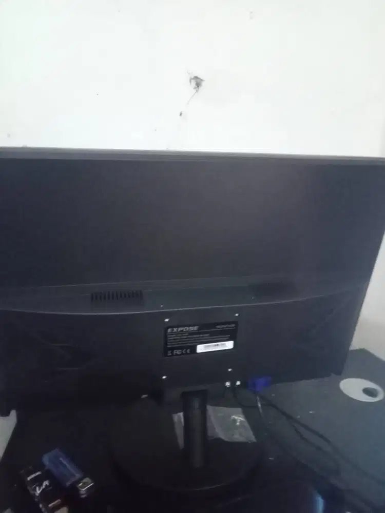 MONITOR EXPOSE 19inc bekas like NEW