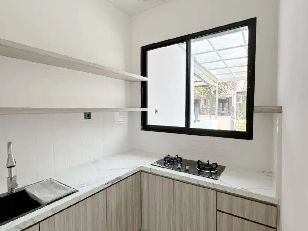 Rumah New Gress, Minimalis dan Modern, Citraland, Surabaya